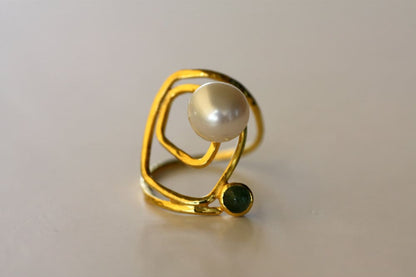 Fresh water Pearl and Tourmaline cabouchon ring