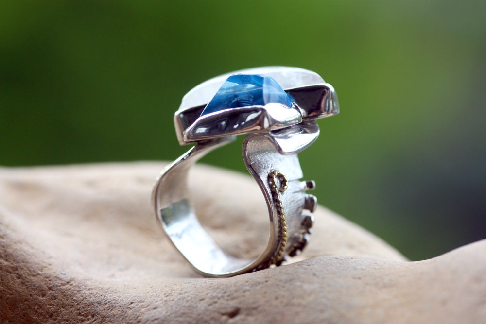 Blue Topaz and a unique Labradorite on sterling silver ring