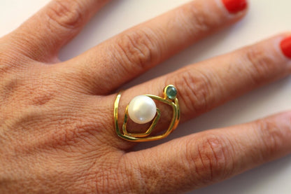 Fresh water Pearl and Tourmaline cabouchon ring