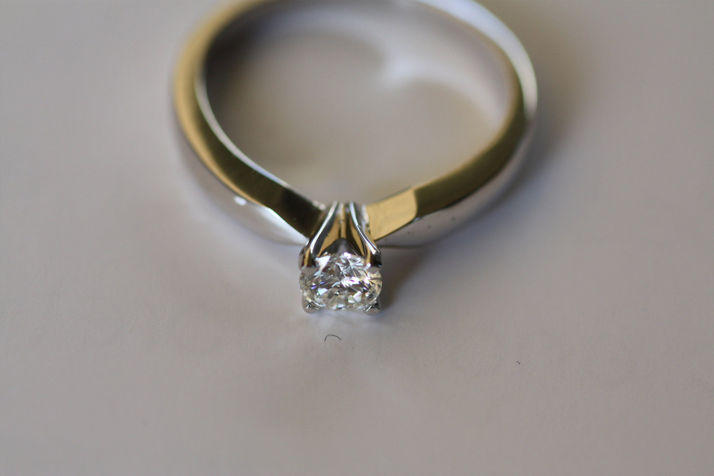 Engagement Diamond Elegant Gold Ring / GIA CERTIFIED Diamond