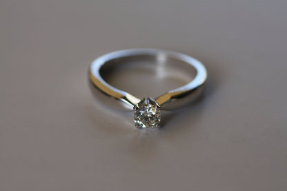 Engagement Diamond Elegant Gold Ring / GIA CERTIFIED Diamond