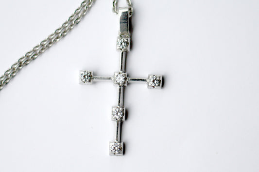 Diamond Cross pendant in White Gold