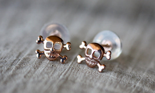 Rose gold skull Halloween earrings