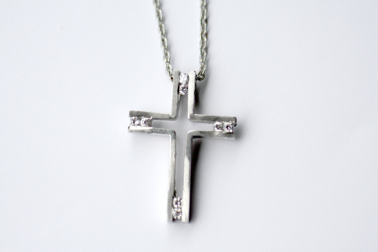 White Gold k18 Diamond Cross