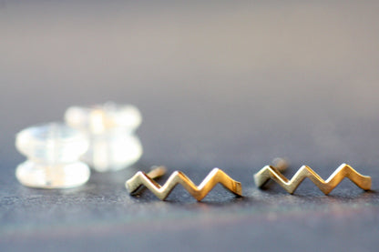 Dainty Gold studs earrings