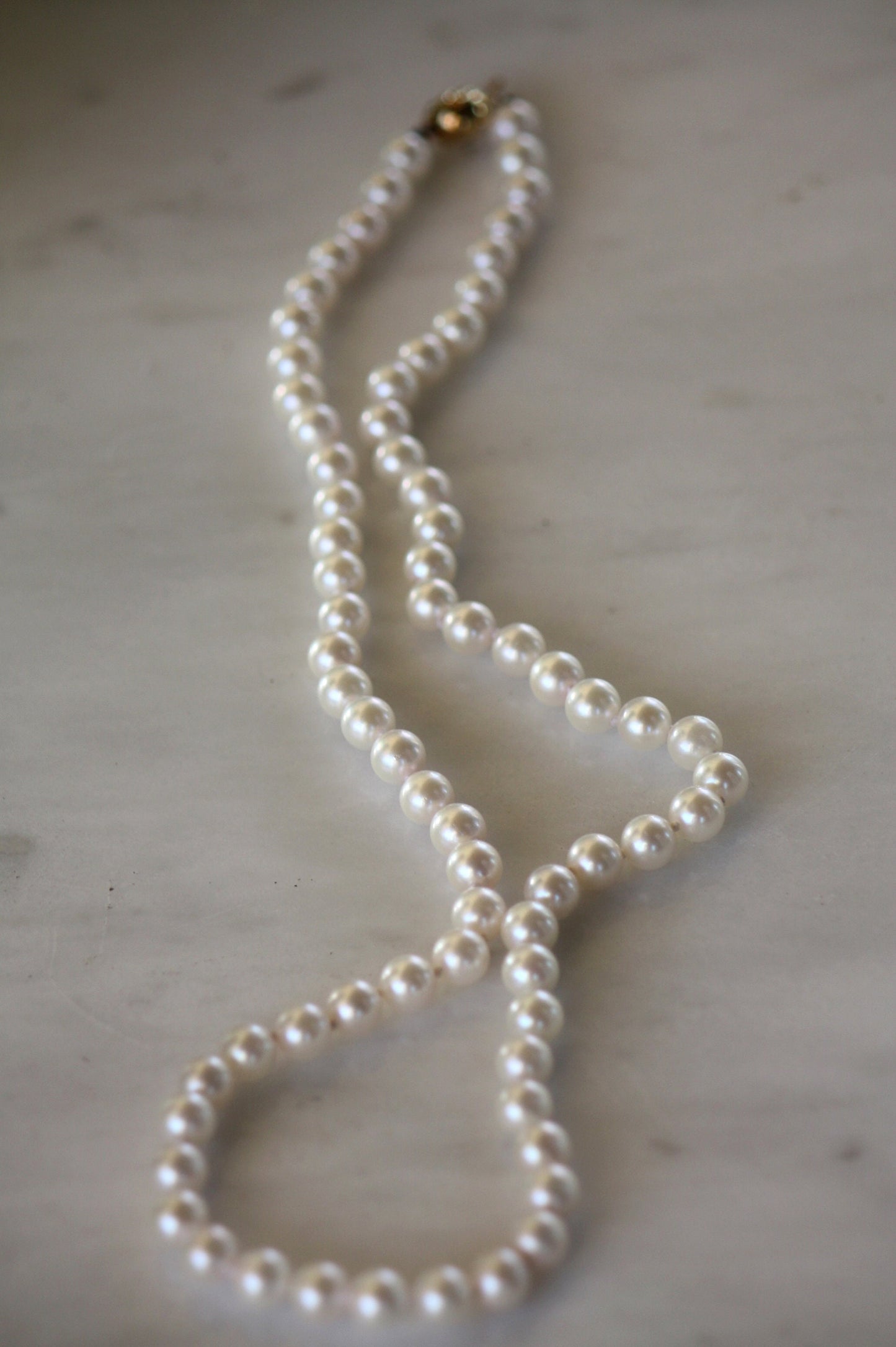Akoya Japanese Salt water Pearls Necklace with solid gold closure