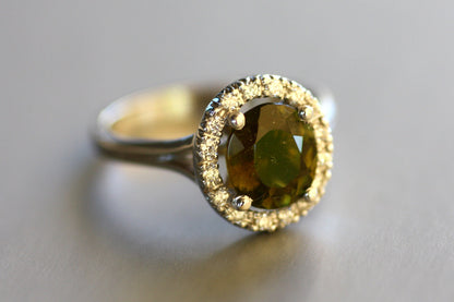 Gold K18 Tourmaline Diamond ring