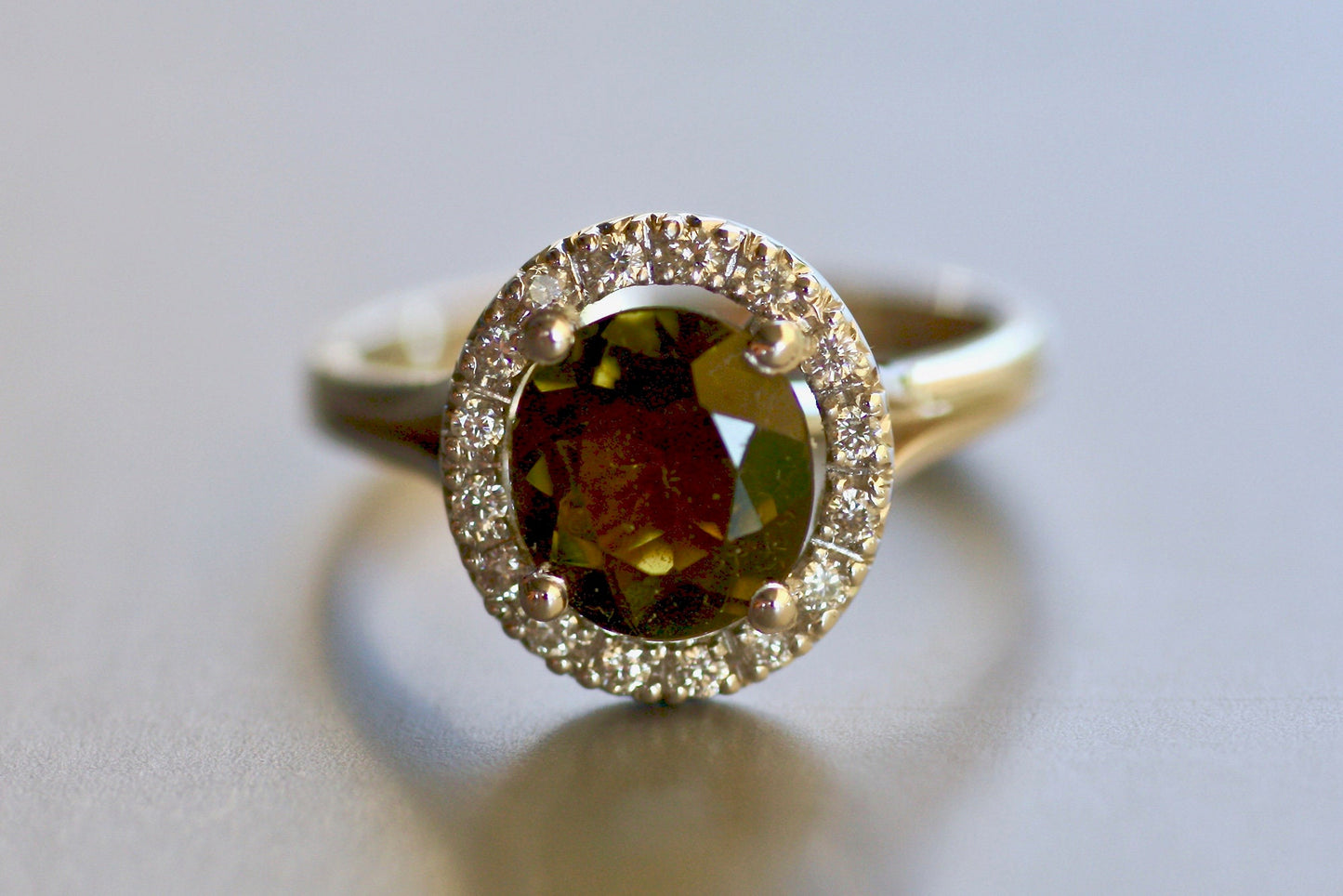 Gold K18 Tourmaline Diamond ring