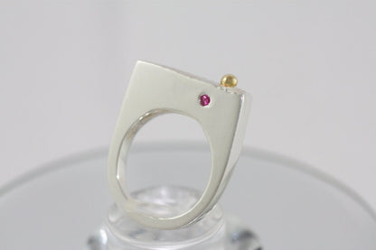 Sterling Silver ring with pink Sapphire and Gold K18 detail