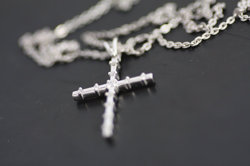 Diamond Cross pendant in White Gold