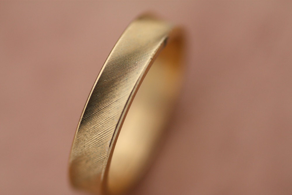 Textured Wedding Gold ring